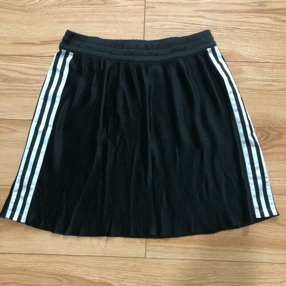 adidas Dresses & Skirts - Adidas Black Pleated Skirt Women's M Classic 3 Stripes Raw Hem Lightweight EUC